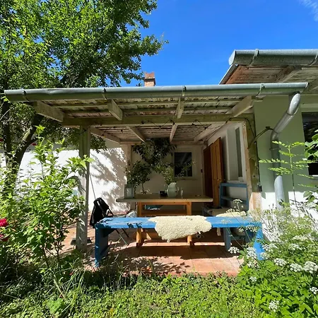 Ferienhaus Charmantes Arkadenhaus Mit Großem Garten