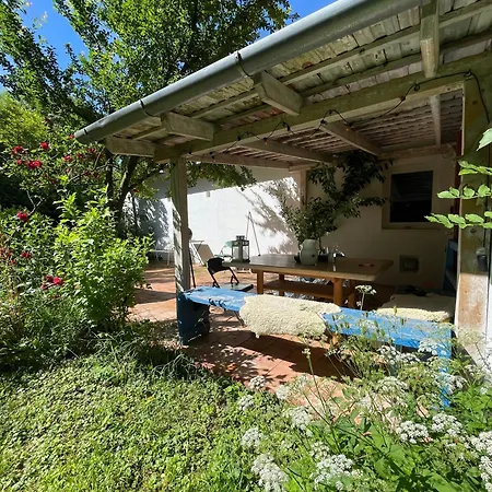 Ferienhaus Charmantes Arkadenhaus Mit Großem Garten *