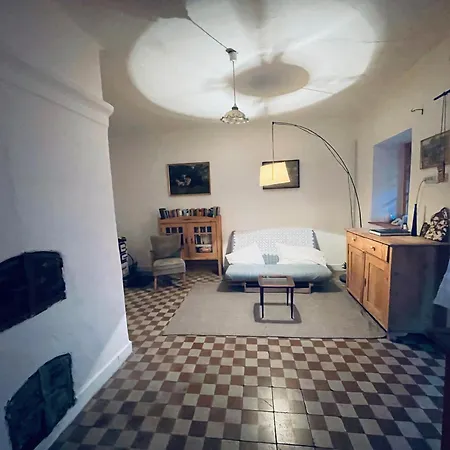 Charmantes Arkadenhaus Mit Großem Garten