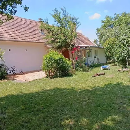 Charmantes Arkadenhaus Mit Großem Garten Ferienhaus Csapod