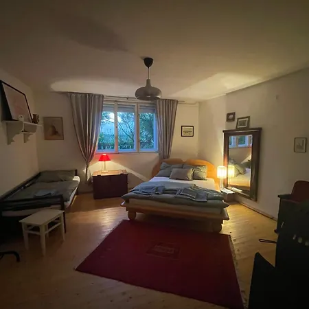 Charmantes Arkadenhaus Mit Großem Garten Ferienhaus *