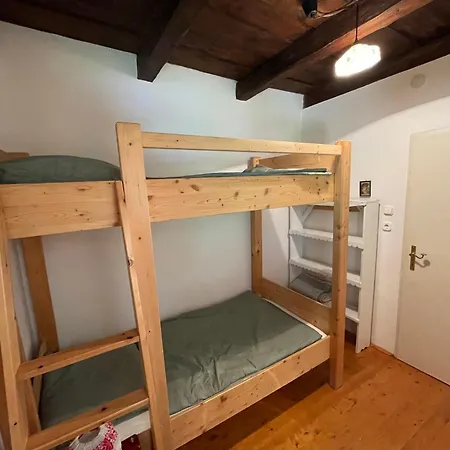 Ferienhaus Charmantes Arkadenhaus Mit Großem Garten