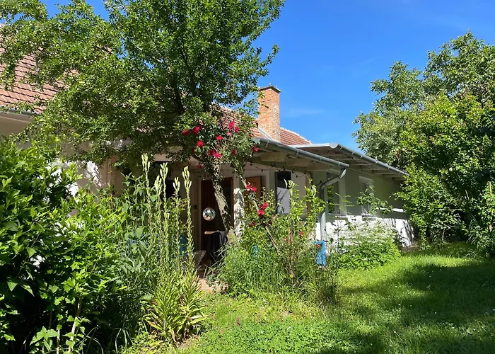 Charmantes Arkadenhaus Mit Grossem Garten * Csapod